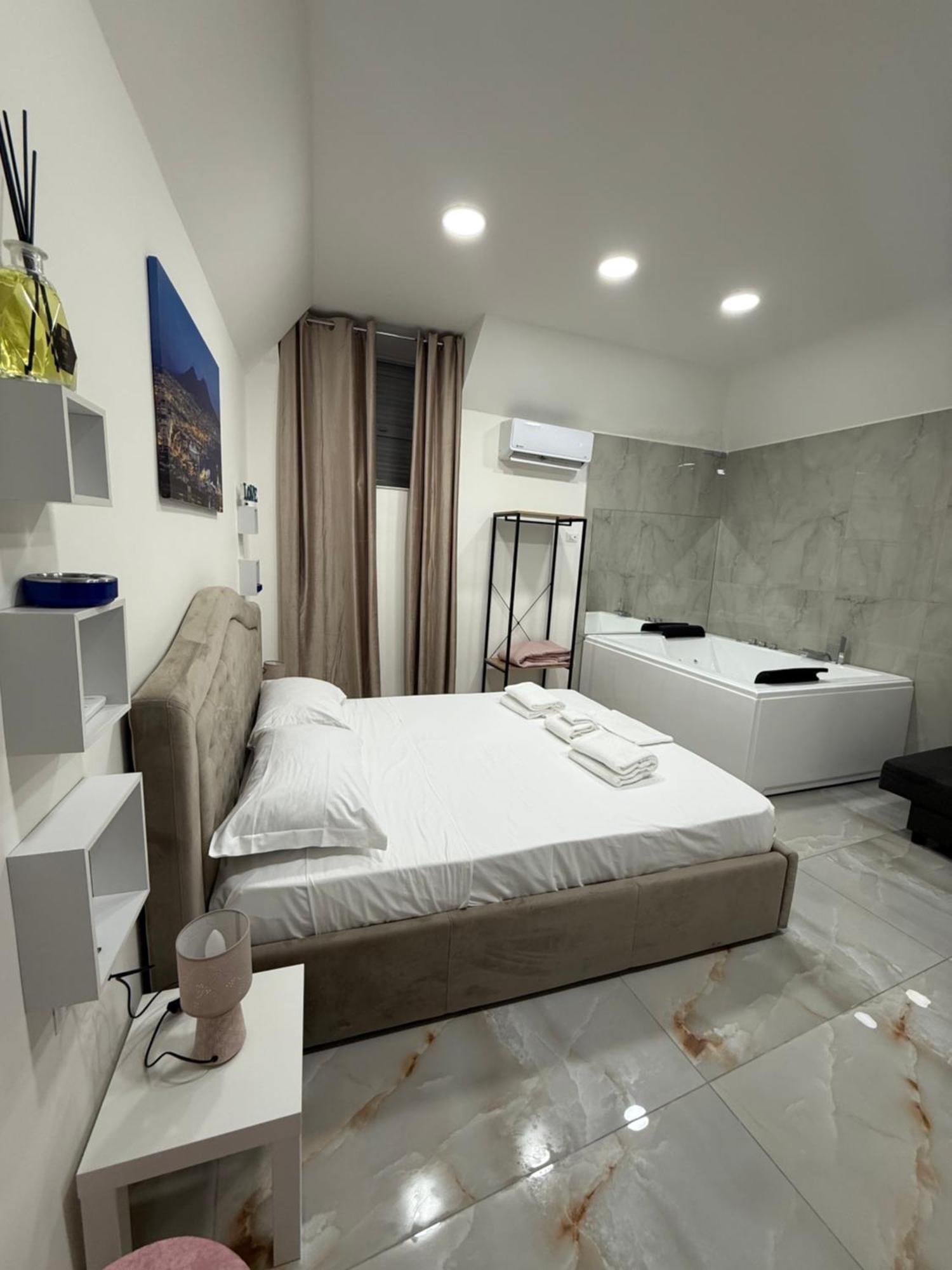 Caracciolo Suites 36 Nápoles Exterior foto